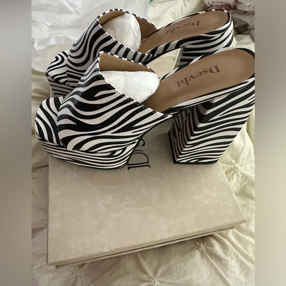 Animal Print Zebra Platform Chunky Heeled Sandals Size 8 Women. - Picture 2 of 6